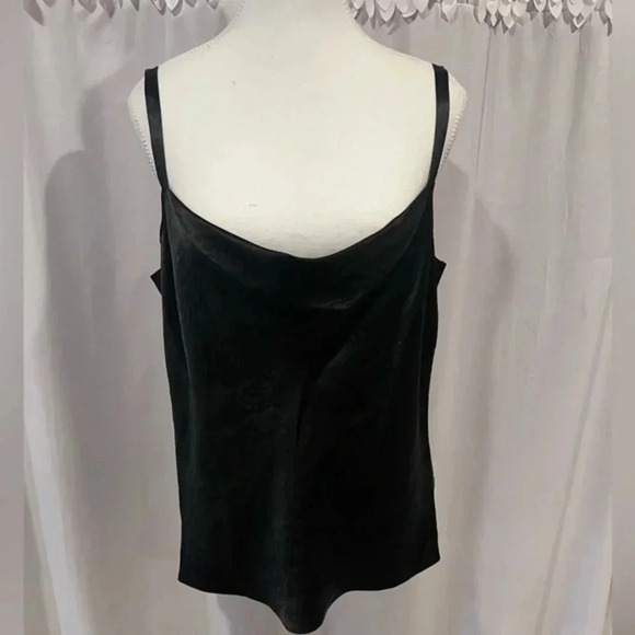 ๐ NWT Vince spaghetti strapped black blouse Size Large - Picture 1 of 4